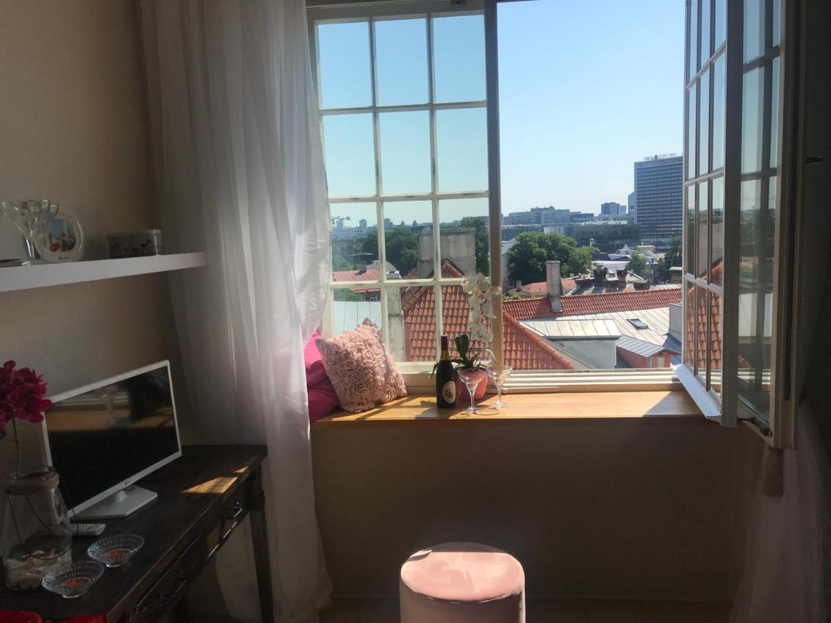 Cozy Oldtown Studio With Magnific City View Tallinn Ngoại thất bức ảnh